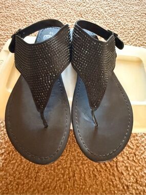 Faded Glory Black Rhinestone Accent Thong Sandals